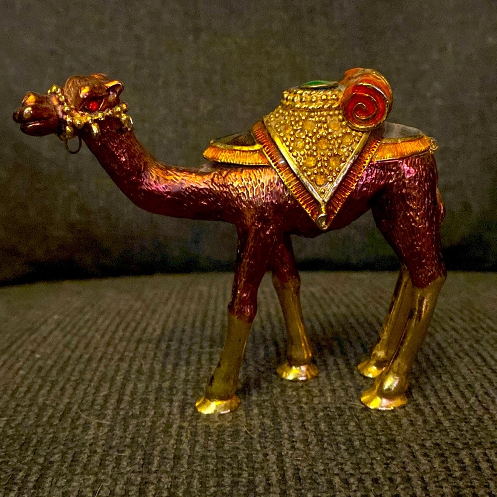 Jeweled Brown CAMEL Trinket Box Bright Yellow Enamel Inside Animal Lover Secret